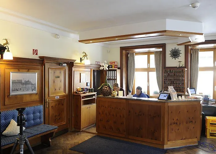 호텔 블라우어 복 3*