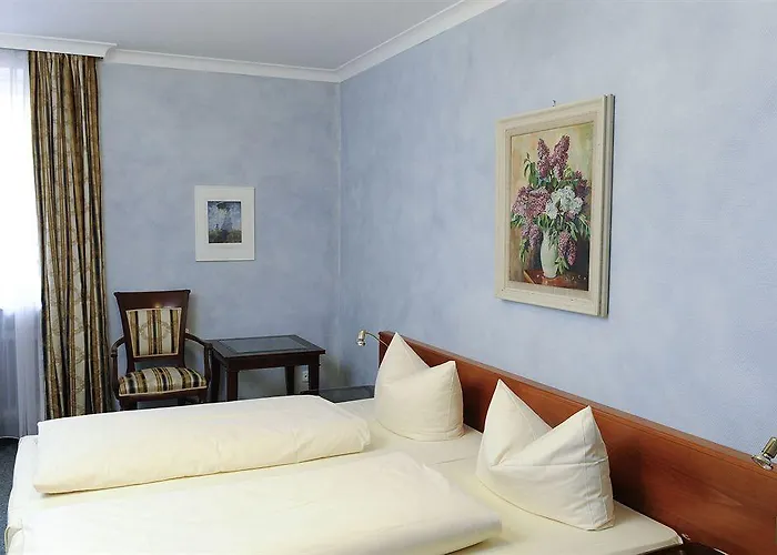 호텔 블라우어 복 3*